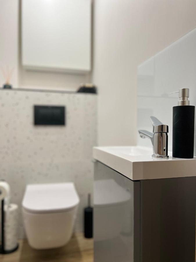 Apartament Harmony Tychy Bagian luar foto